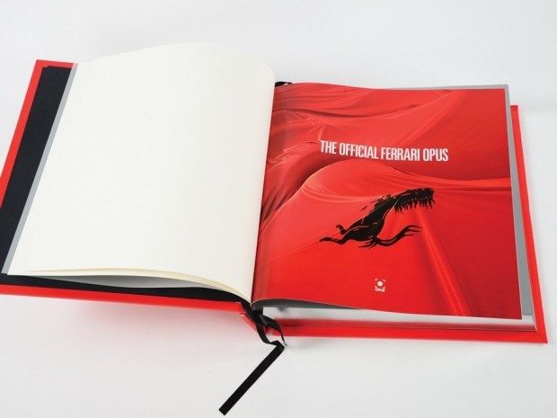 Книгу о Ferrari продадут по цене Porsche 911 GT3 (ФОТО)