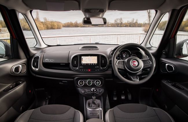 Новый Fiat 500L приехал в Великобританию (ФОТО)