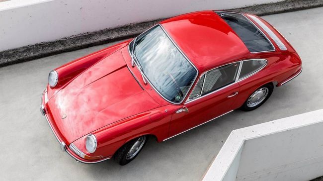 Porsche отреставрировала старейший 911-й (ФОТО)