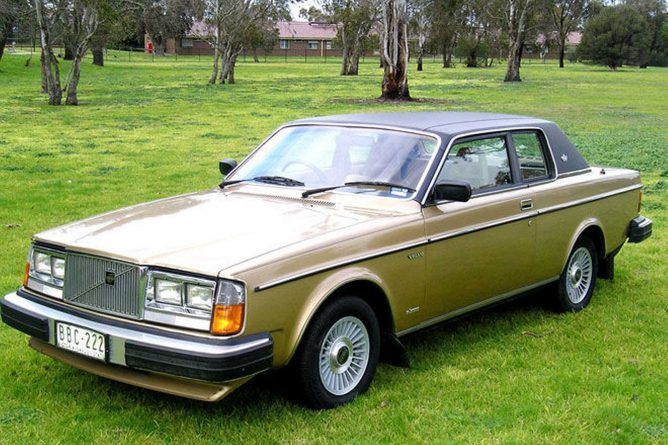 Volvo Дэвида Боуи 1981 года продан за рекордные $216 тыс