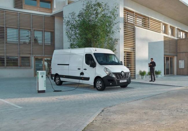 Renault Trucks презентовал новые полностью электрические грузовики (ФОТО)
