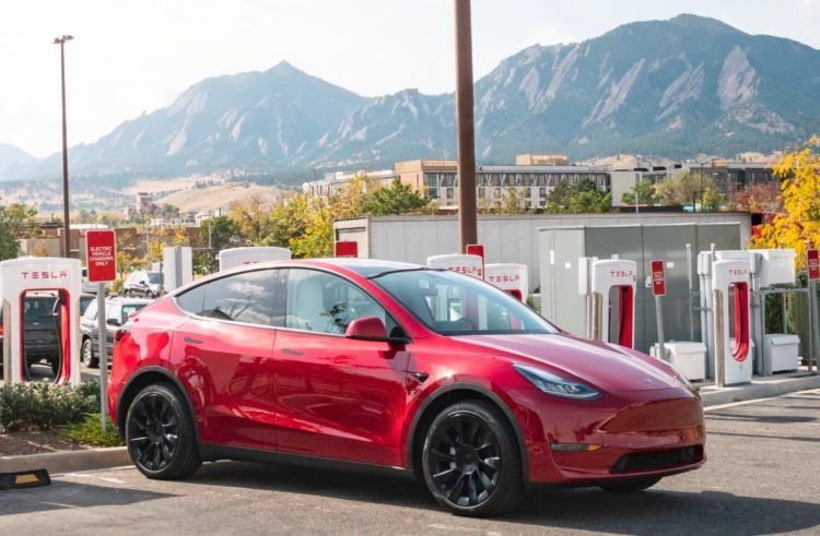 Tesla отзывает часть электромобилей Model 3 и Model Y из-за потенциальных проблем с тормозами