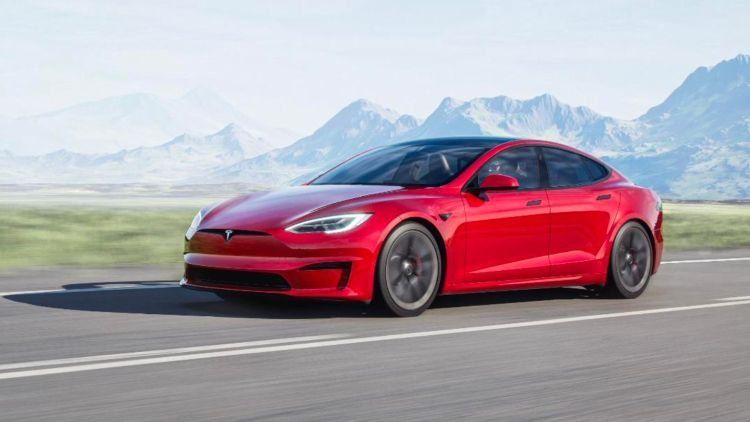 Tesla отказалась от выпуска ещё более быстрой версии Model S Plaid