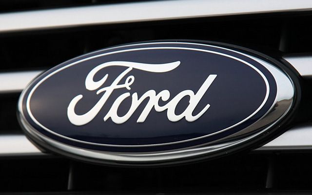 Новый фургон Ford Tourneo Connect впервые замечен на тестах