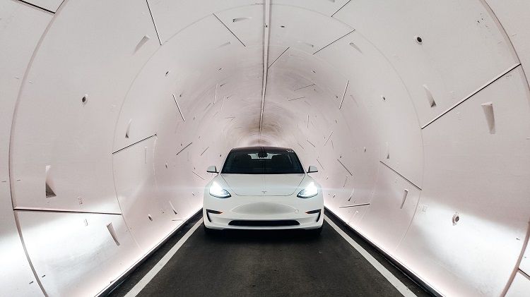 Во время выставки CES 2022 в туннелях Vegas Loop Илона Маска начали возникать пробки из электромобилей Tesla (ВИДЕО)