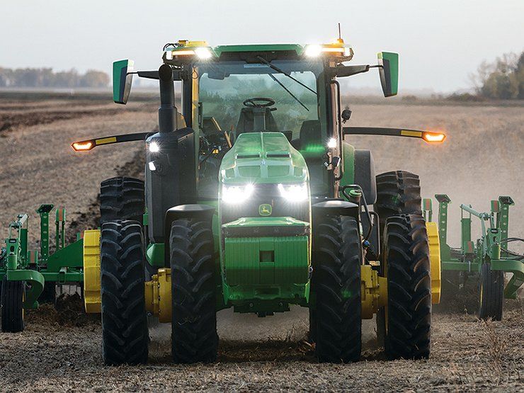 John Deere представил трактор, которому больше не нужен тракторист (ВИДЕО)