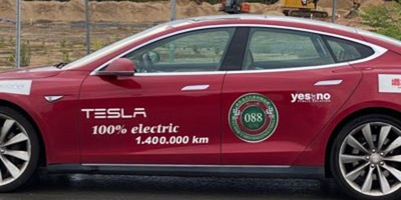 Одна из оригинальных моделей Tesla Model S приближается к пробегу в 1 500 000 км