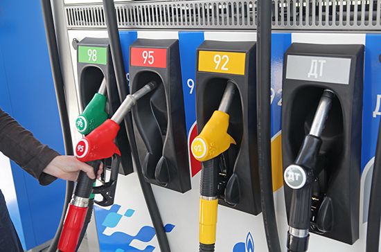 На українських АЗС очікується дефіцит пального