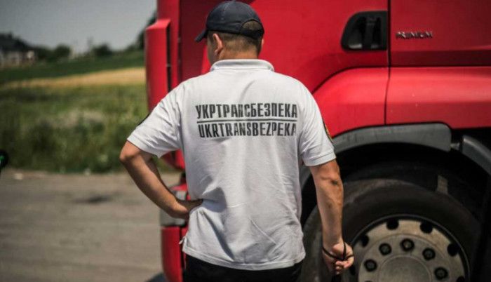 Що чекає на водіїв, які виїхали за кордон і не повернулися в Україну