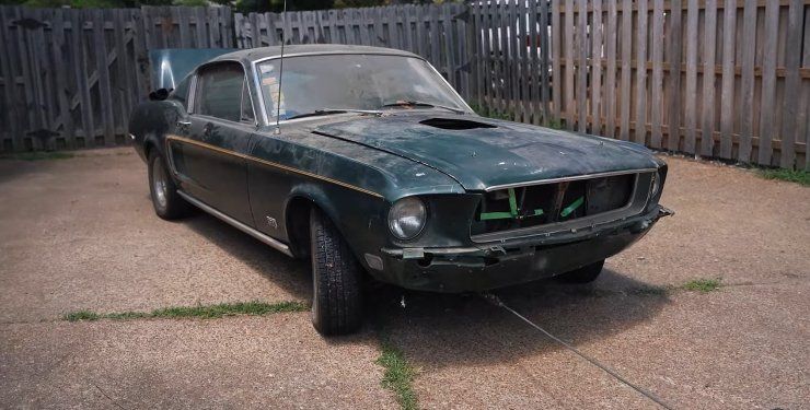 Рідкісний заряджений Ford Mustang 39 років простояв занедбаним у гаражі (ВІДЕО)