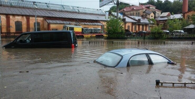 "Водяна" батарея для електромобілів не боїться вологи і заряджається лише за 3 хвилини
