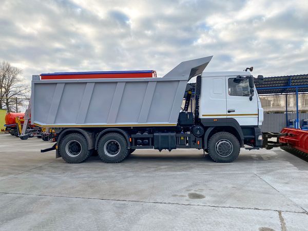Український виробник випустив потужний автомобіль
