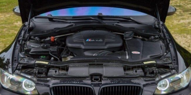 BMW не має наміру повністю відмовлятися від двигунів внутрішнього згоряння