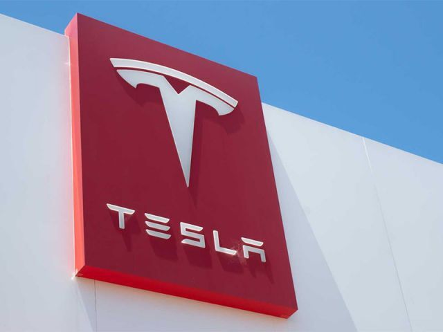 Tesla офіційно визнана найдорожчим автомобільним брендом