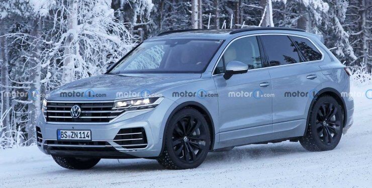 Зовнішність оновленого кросовера Volkswagen Touareg розкрили до прем'єри