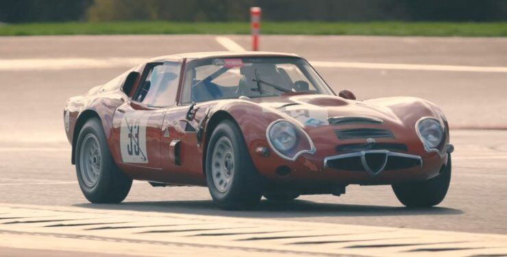 58-річний Alfa Romeo за $4 мільйони не шкодують на перегоновому треку (ВІДЕО)