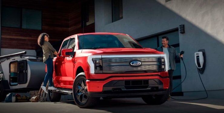 Ford готують революційний пристрій, що дозволяє заряджати відразу кілька електрокарів