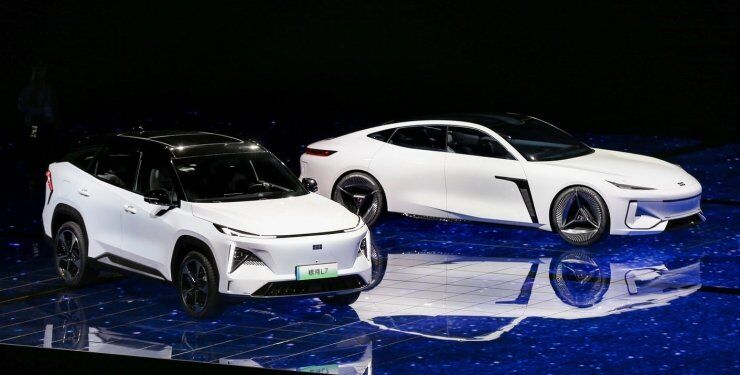 Geely представили нову лінійку розкішних автомобілів (ВІДЕО)