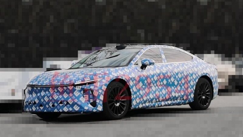 Китайці підготували електромобіль у стилі Tesla Model 3