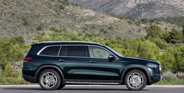 Найбільший кросовер Mercedes-Benz розсекретили до прем'єри