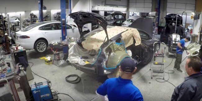 Tesla виявилась однією із найдорожчих марок у кузовному ремонті