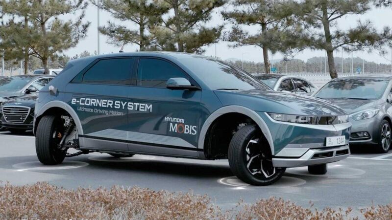 Hyundai показала технологію, яка вирішить проблеми із паркуванням (ВІДЕО)