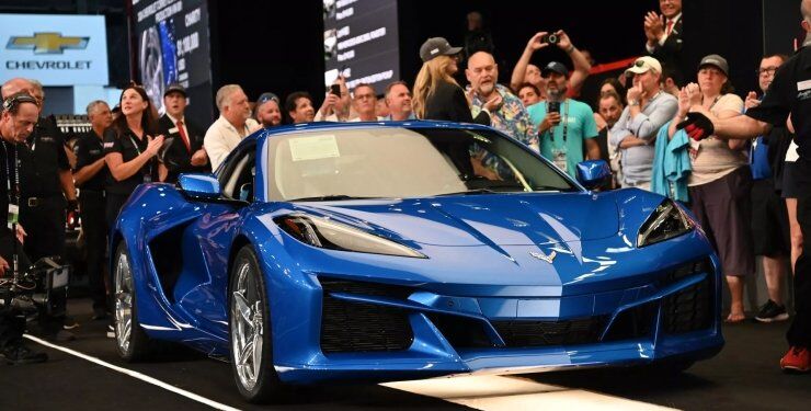 Новий Chevrolet Corvette 2024 подорожчав у 10 разів за пів години