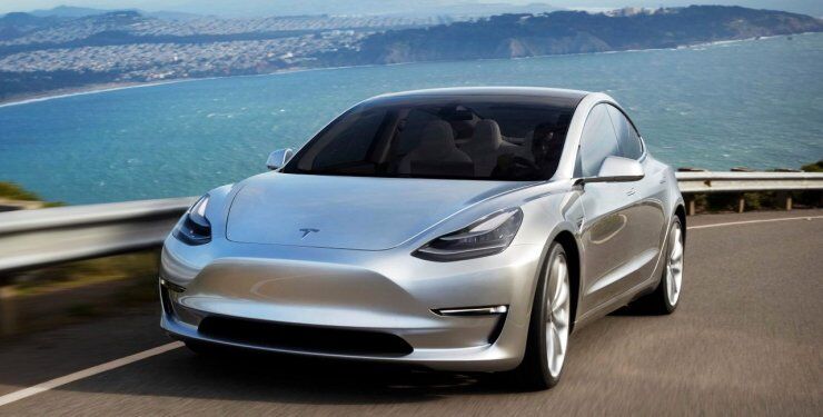 Співробітники Tesla підглядають за своїми клієнтами через камери в електромобілях