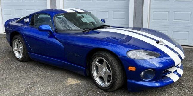 У США знайшли ідеально збережений Dodge Viper 1996 року