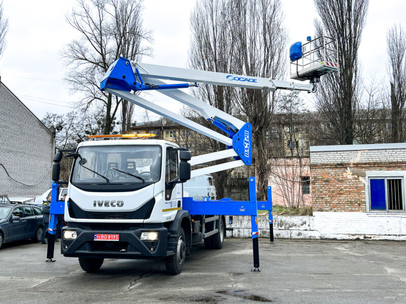 Українці виготовили потужний автогідропідйомник