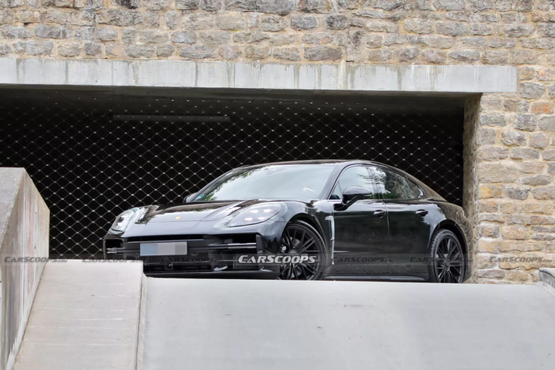 Оновлений Porsche Panamera засвітився під час тестування