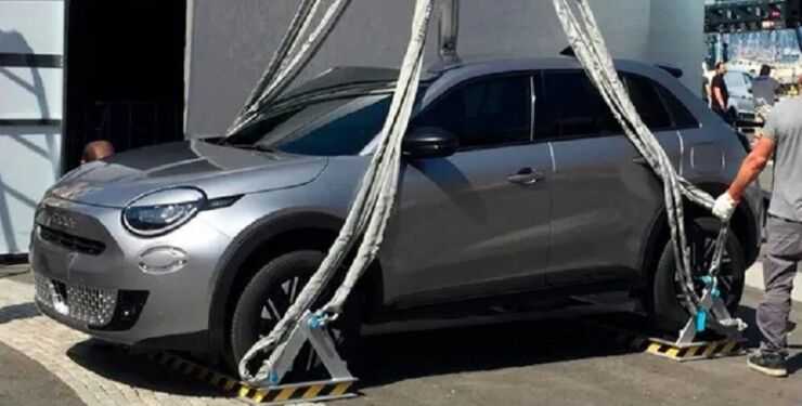 Недорогий електрокросовер Fiat із запасом ходу 400 км розсекретили до прем'єри