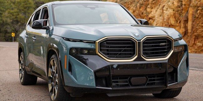 BMW відкликає електричні кросовери XM і X7 M60i