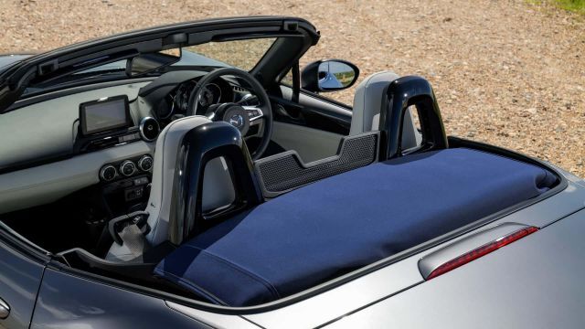 Британський підрозділ Mazda випустив спеціальну версію кабріолету