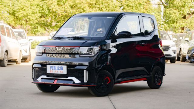Електрокар Wuling Hongguang Mini EV коштує менше 5 тисяч доларів
