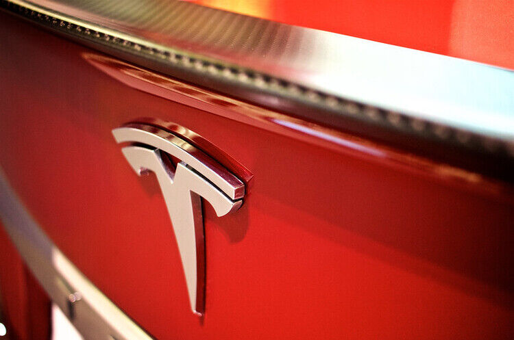 Tesla веде переговори про будівництво заводу в Індії