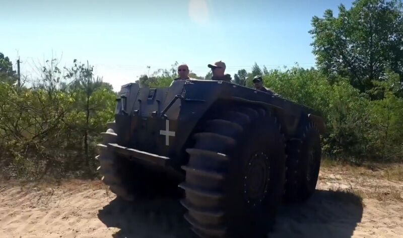 Українські військові отримали новий армійський всюдихід (ВІДЕО)