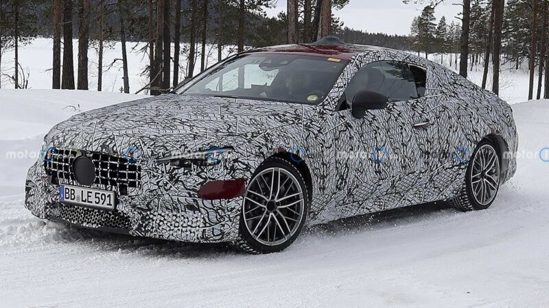Високопотужний Mercedes-AMG CLE 63 проходить їздові випробування
