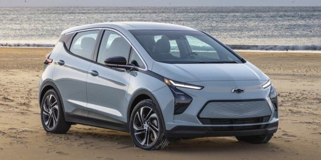 Компанія GM планує відродити електричний хетчбек Bolt