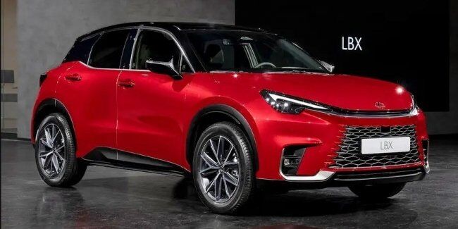 Lexus представили новий компактний кросовер LBX