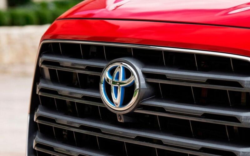 Toyota випустила рекордну кількість автомобілів у квітні 2023 року
