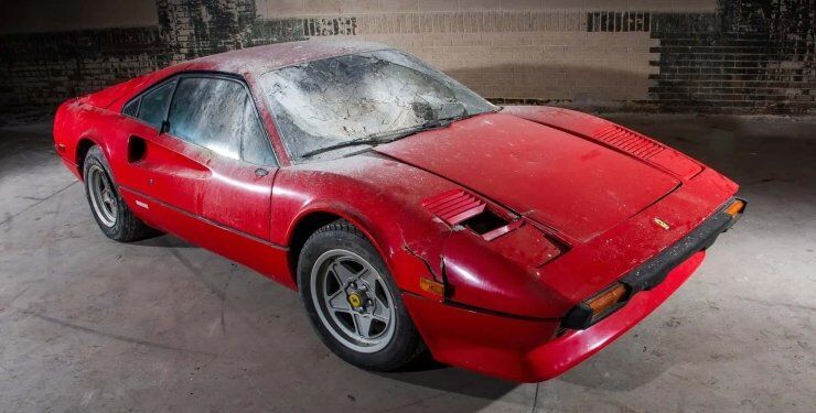 У старому гаражі виявлено рідкісний суперкар Ferrari 70-х