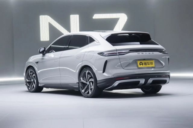 Китайський кросовер BYD Denza N7 коштує більше 40 тисяч доларів
