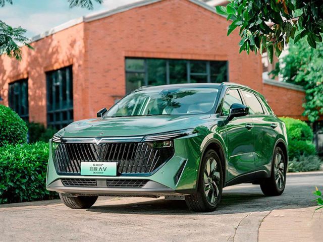 Кросовер Venucia V Online DD-i Super Hybrid вийшов на китайський ринок