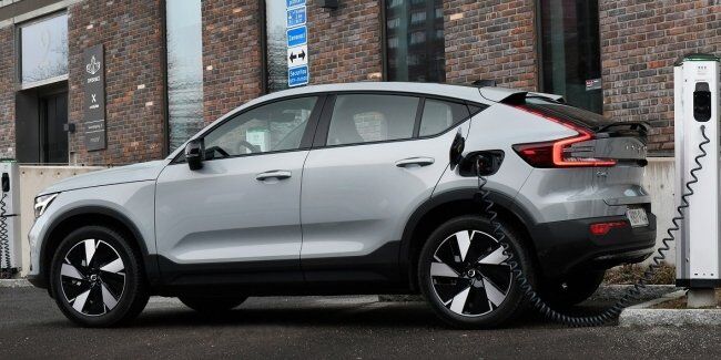 Світові продажі легкових авто Volvo у червні зросли на третину