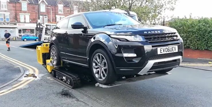 У Європі з неправильно припаркованими автомобілями почали боротися компактні роботи (ВІДЕО)