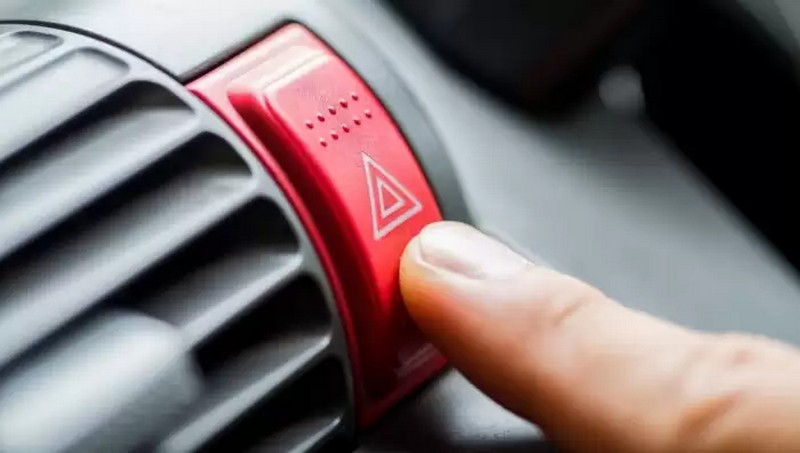 За "дякую" аварійкою в Україні можуть виписати штраф