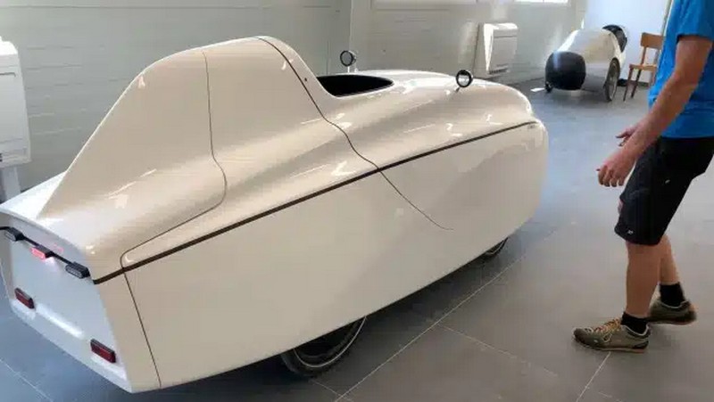 У Чехії створили незвичний міський електромобіль за $12 000 (ВІДЕО)