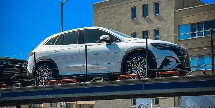 В Україні помітили розкішний електричний кросовер Mercedes-Benz за 3 мільйони (ФОТО)