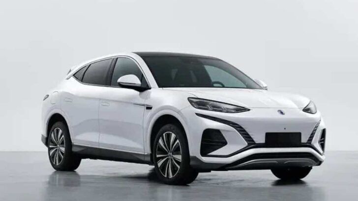 Електричний кросовер BYD Denza N7 отримає дешевшу версію в Китаї (ФОТО)